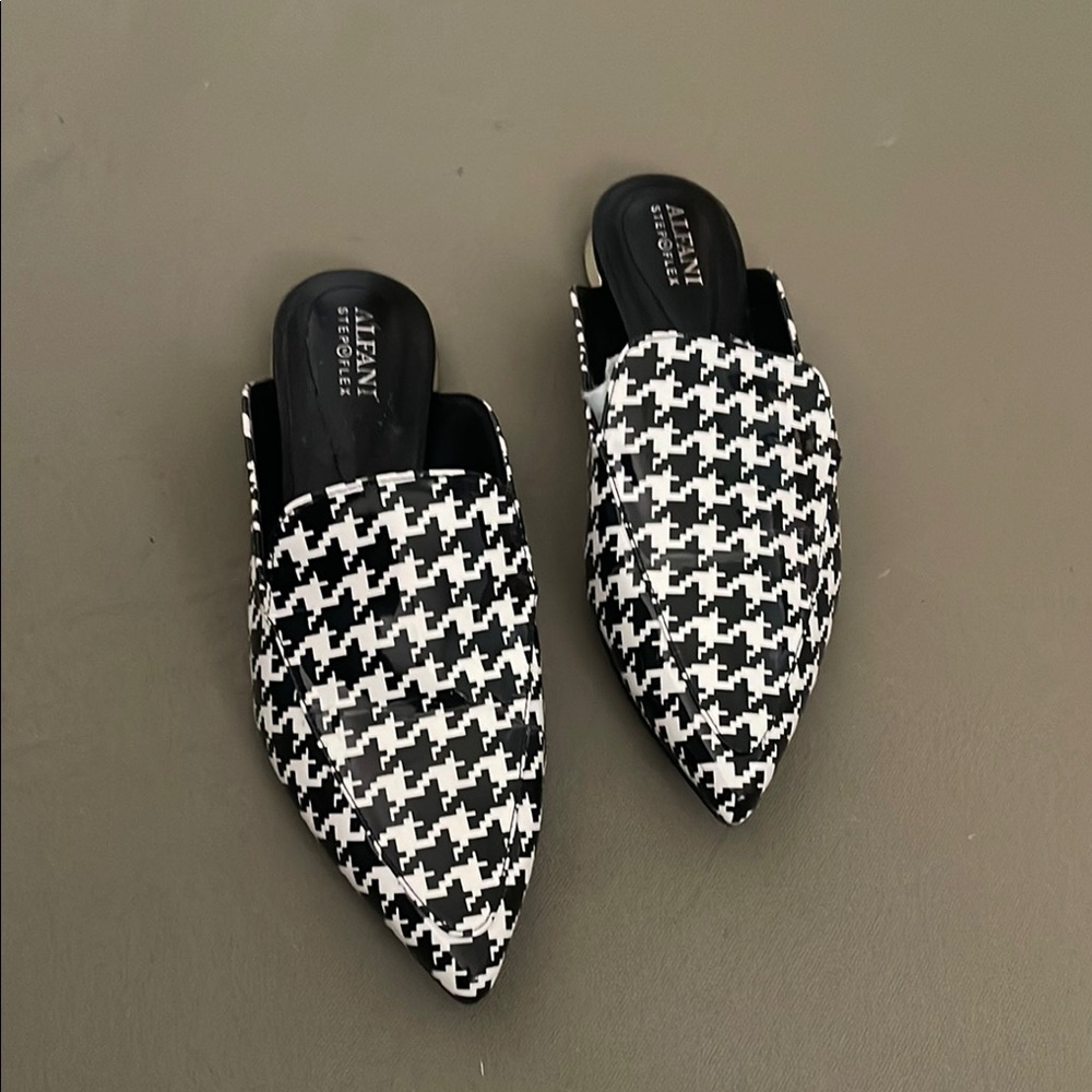 Alfani Women's Houndstooth Pointed-Toe Slip-On Mules - Black/White size 7.5